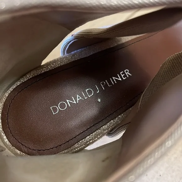 NEW Donald J. Pliner Tilly Gold Shimmer Leather/Fabric Sandal 3.5" Heel 8.5M - Picture 5 of 10